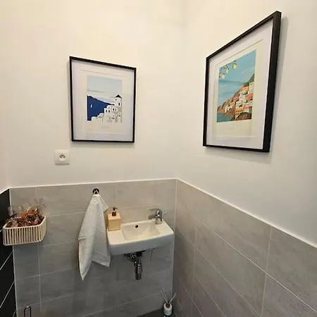 Trendy & Quiet Urban Oasis Flat Bratislava