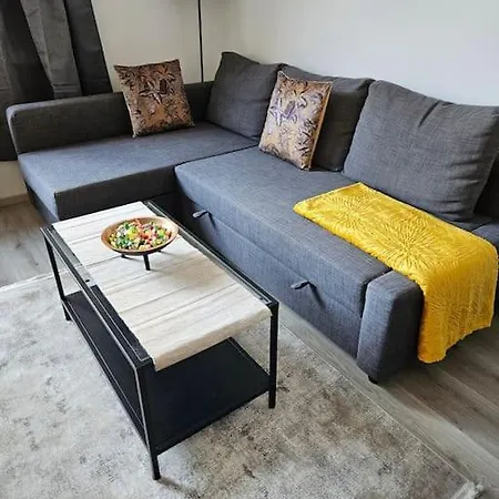 Trendy & Quiet Urban Oasis Flat * Bratysława