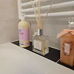 Apartman Trendy & Quiet Urban Oasis Flat
