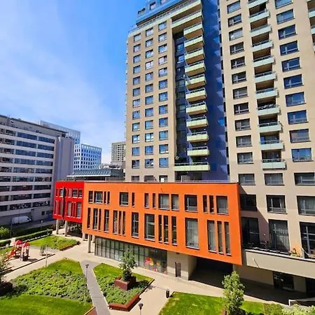아파트 Trendy & Quiet Urban Oasis Flat