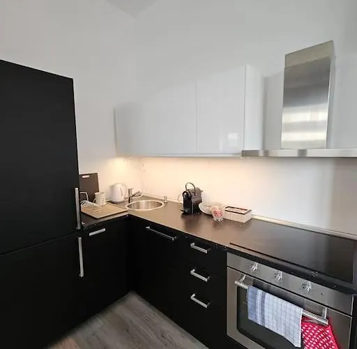 Trendy & Quiet Urban Oasis Flat * 브라티슬라바