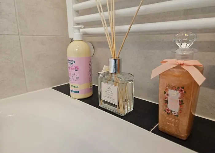 아파트 Trendy & Quiet Urban Oasis Flat
